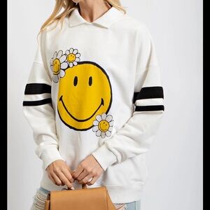 NWT Easel Smiley Face Sweatshirt